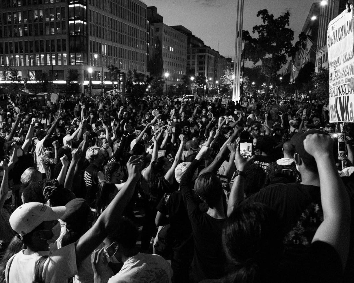 Empleadores despiden manifestantes violentos