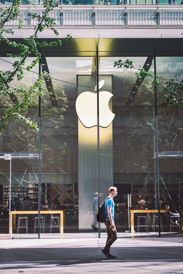 Exempleado de Apple es demandado