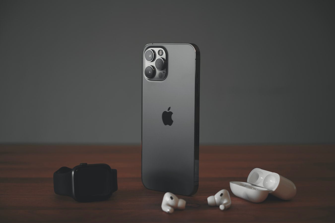 Exempleado de Apple es demandado